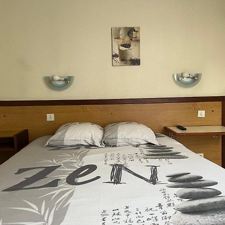 Studio Centre Ville De Бурж Экстерьер фото
