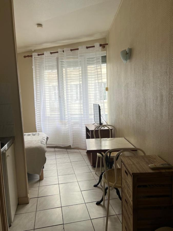 Studio Centre Ville De Бурж Экстерьер фото
